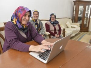 Kadınlar; Suruç’tan Japonya’ya gelinlik, Sinop’tan Amerika’ya el işi sattı