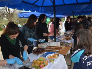 Başak Koleji cezaevinde anneleriyle kalan çocuklar için kermes düzenledi