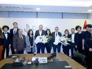 Genç müzisyenlerden Başkan Taşdelen’e sürpriz