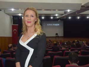 Anaokulu öğretmenleri, tiyatro oyunuyla kadına şiddet ve çocuk istismarına dikkat çekti