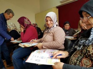 84’lük Hacer Nine okuryazarlık seferberliğine koştu