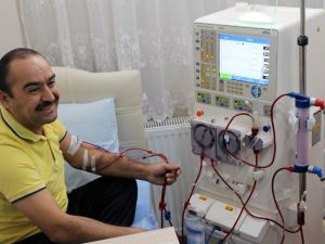 Evde hemodiyaliz alan 42 yaşındaki hastaya böbrek nakli