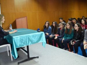 Yazar Can Tan Aydınlı okurlarıyla buluştu