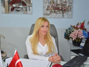 “Saçlar hormona bağlı parlaklığını kaybedebilir” uyarısı