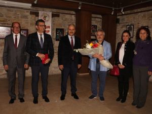 Kuşadası’nda “ Mavi ve Ötesi “ resim sergisi açıldı