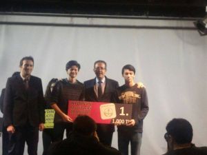 Kuşadası’nda liseli 2 genç, güneş ve rüzgar enerjili drone yaptı