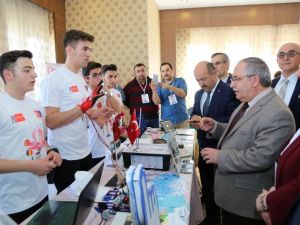 Türk ve yabancı öğrenciler hünerlerini sergiledi