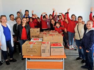 Çeşme’den Karslı öğrencilere yardım eli