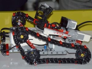 Ortaokul öğrencilerinden insansız keşif kara aracı