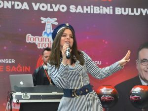 Simge Sağın hayranları ile buluştu