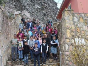 Öğrenciler, Eskigediz beldesinin tarihi mekanlarını gezdi