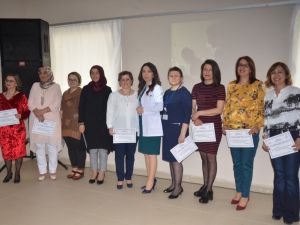 Eğitimini tamamlayan 10 yoğun bakım hemşiresi sertifika sahibi oldu