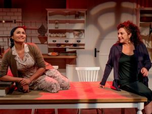 Bucalılar tiyatroya doyacak