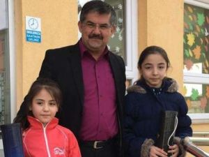 Aslanapa’da ’En çok ben okuyorum, ödülümü alıyorum’ yarışması