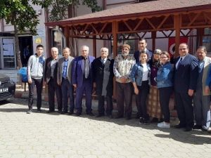 Sağlıkçı öğrencilerden anlamlı kutlama