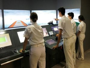 İş garantili okula Çeşmeli öğrenciler ilgisiz