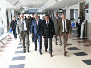 Vali Ayyıldız’dan Ege Üniversitesi Tıp Fakültesi ziyareti