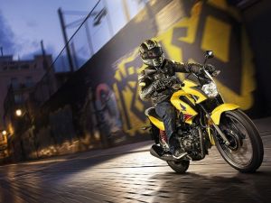 Şehirli motosiklet yeni CB125F yollarla buluşuyor