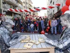Yürekteki sevgi şiirle dile geldi