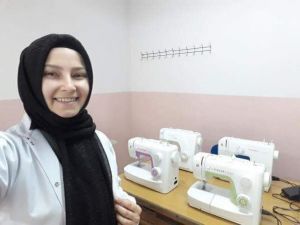 Kursta dikiş yaptılar kazandıkları para ile kendilerine makina aldılar
