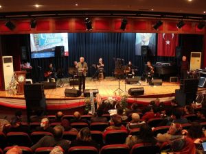 Nazilli’de vatan sevgisini anlatan şarkılar seslendirildi