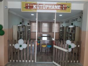 Kitaplar kilitlere değil öğrencilere emanet