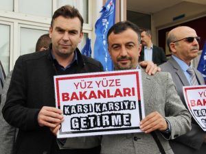 Öğretmenler performans uygulaması ve şiddete karşı birleşti