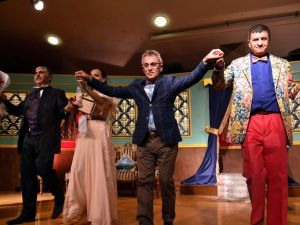 Akidezadeler’den kahkaha tufanı