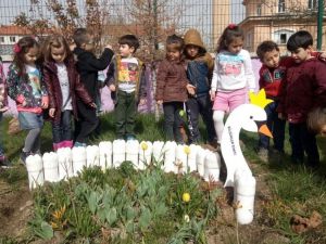 Öğretmen ve veliler geri dönüşümle okulu adeta yeniden yaptı
