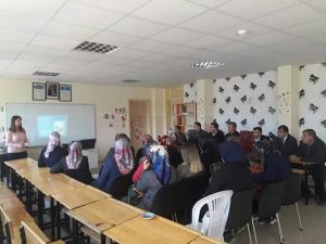 Şaphane’de ’öğrencilerde davranış bozuklukları’ semineri