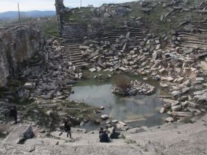 Aizonai Antik Kenti’nde yürek burkan görüntü