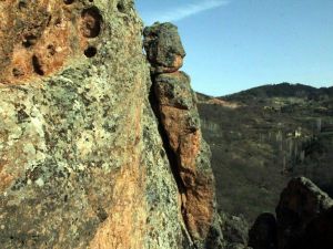2 bin yıllık kayalar, turizme kazandırılmayı bekliyor