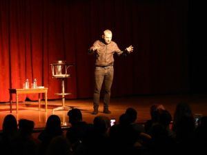 Komedyen Cihan Talay’dan kahkaha tufanı