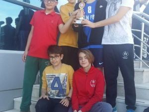 Yüzmede Şehit Ömer Halisdemir farkı