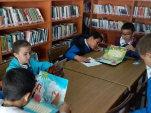 Müdür Ali İhsan Poslu: Öğrencilerimiz, kitap okumanın önemini kitap okuyarak anlıyorlar