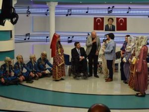 Müdür Kılıçaslan: Yöre kültürüne uygun kurslar açıyoruz