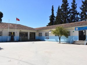 Nazilli Belediyesi, Dallıca İlkokuluna halı saha kazandırıyor