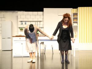 Meryem Reis ve Derya Alabora, KKTC’de ’Beyaz’la sahnede