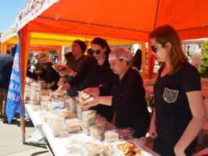 Didim’de okul yararına kermes düzenlendi