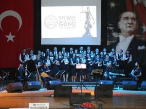 Kütahyalı avukatlar koro kurup konser verdi