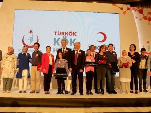 İlik nakli olan hastalar 2 yılın sonunda donörleriyle tanıştı