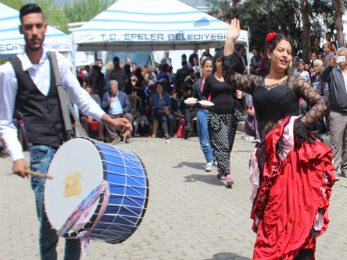Aydın’da 8 Nisan Romanlar Günü coşkusu
