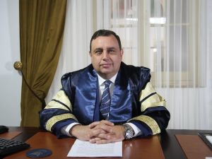 Prof. Dr. Özgöker, “Piyasanın ihtiyacına uygun eğitim modelini benimsiyoruz”