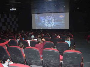 Kulalı öğrenciler sinemayla buluştu