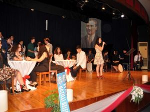 Menderes Anadolu Lisesinden ‘Şiir Gecesi’