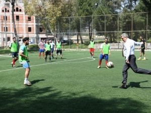 Sosyal medya fenomeni rektör