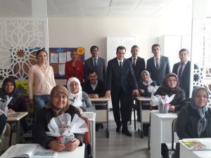 Kaymakam Güldoğan’dan okuma yazma kursuna ziyaret