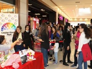 İclal Aydın’a Diyarbakır’da yoğun ilgi