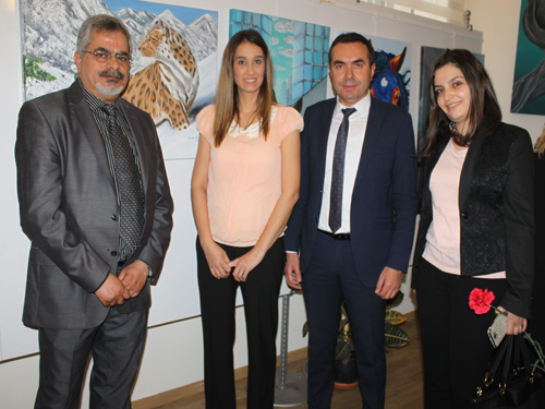 Efeler’de kursiyerlerin resim sergisi tam not aldı