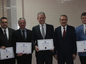 İZTO Başkanı Özgener ile üyeler mazbatalarını aldı